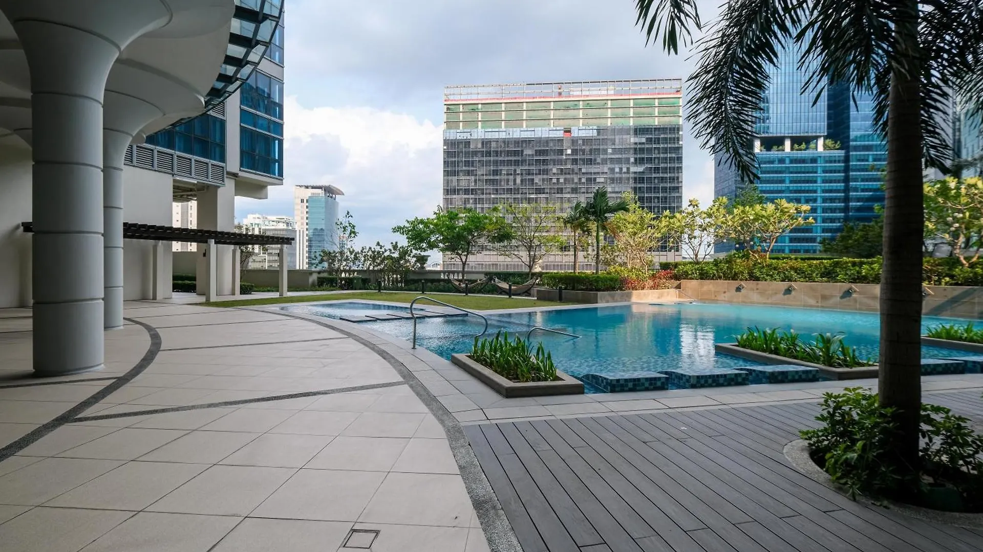 Bgc One Uptown 2Bedroom With Balcony And 1 Free Parking Manila