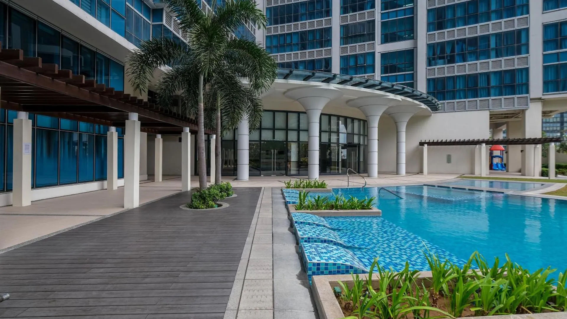 Aparthotel Bgc One Uptown 2Bedroom With Balcony And 1 Free Parking Manila
