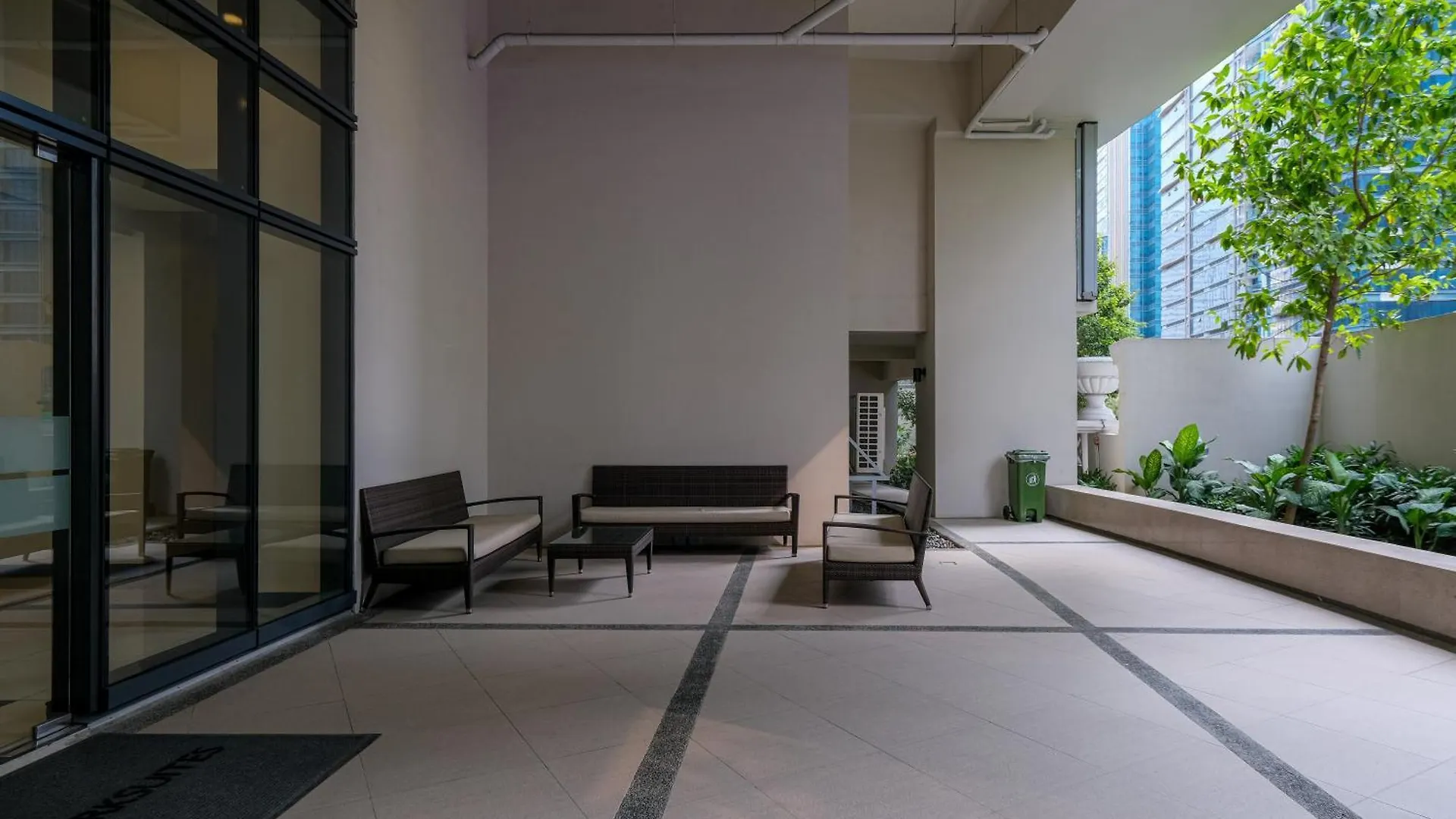 Bgc One Uptown 2Bedroom With Balcony And 1 Free Parking Manila Aparthotel