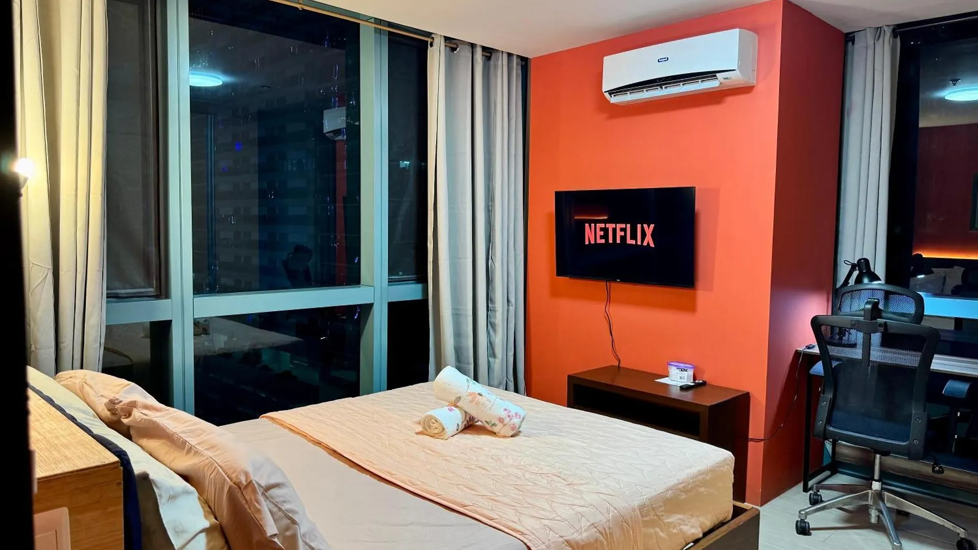 Aparthotel Bgc One Uptown 2Bedroom With Balcony And 1 Free Parking Manila