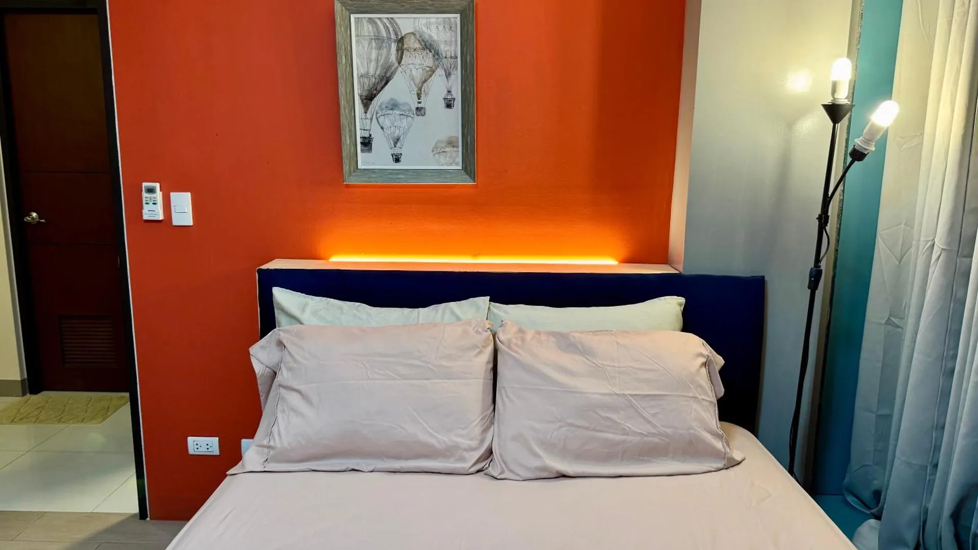 Bgc One Uptown 2Bedroom With Balcony And 1 Free Parking Manila Aparthotel