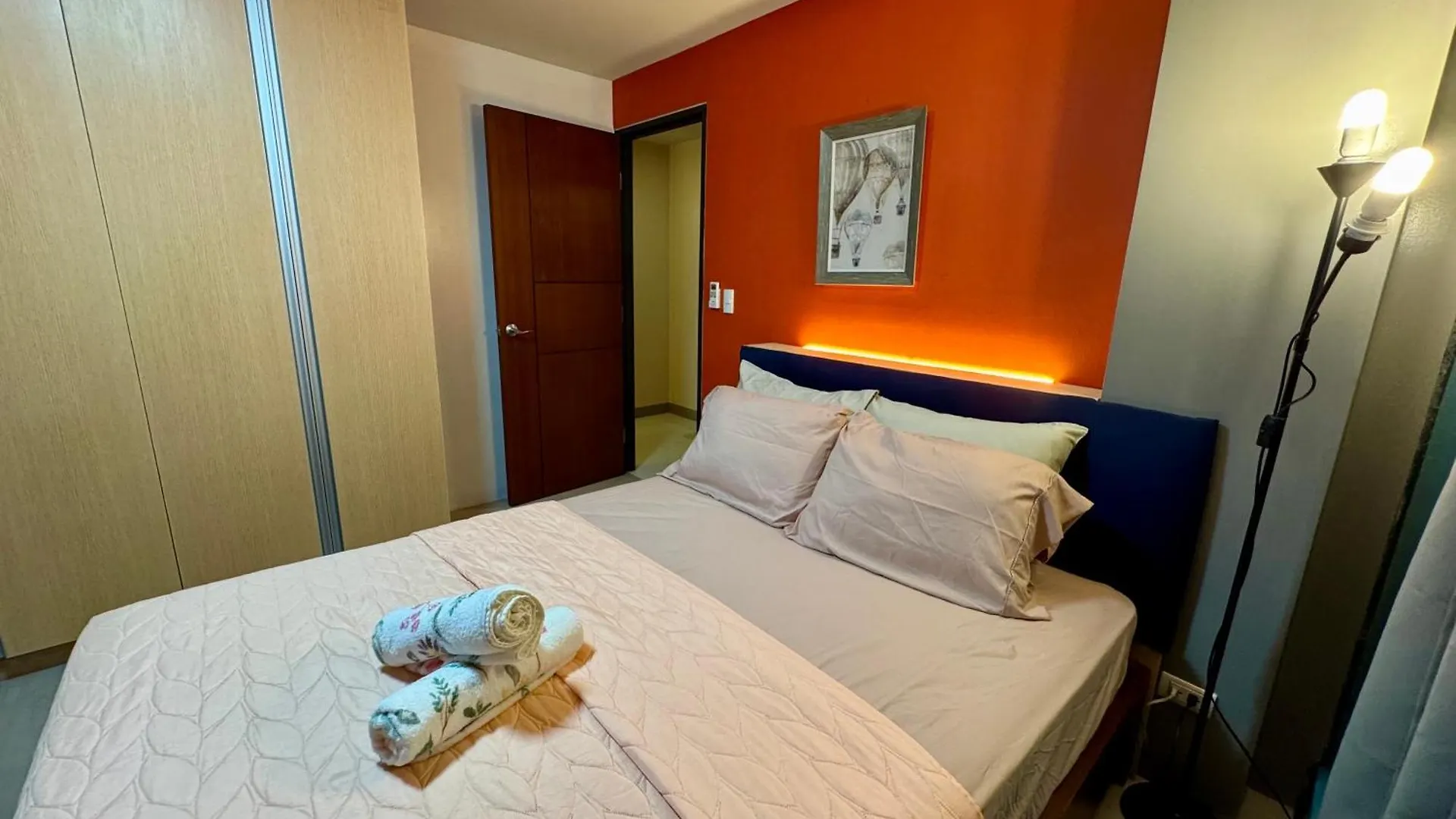 Aparthotel Bgc One Uptown 2Bedroom With Balcony And 1 Free Parking Manila