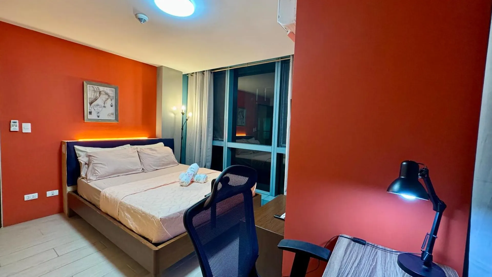 Bgc One Uptown 2Bedroom With Balcony And 1 Free Parking Manila 0*,